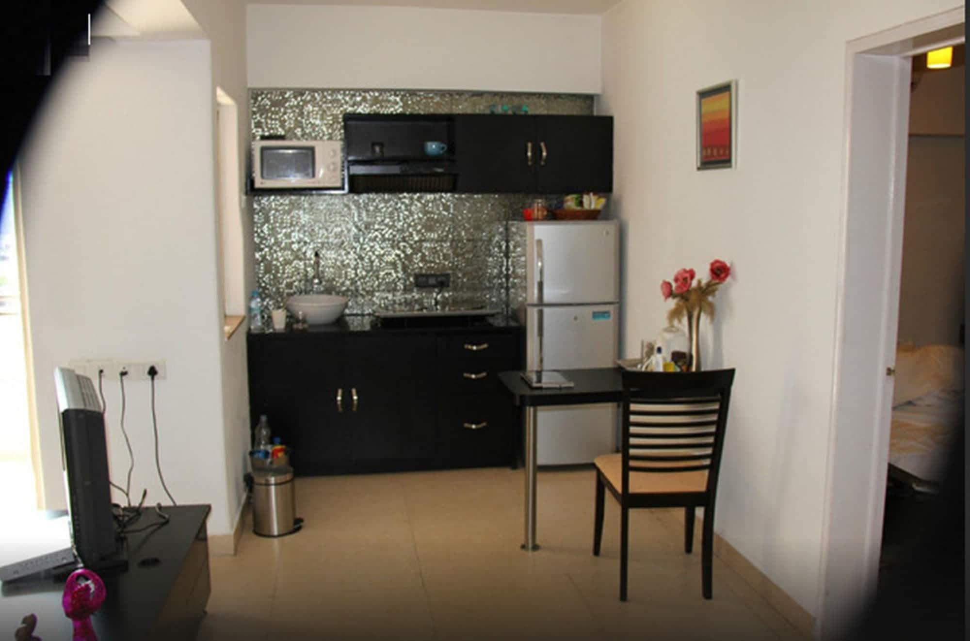 Royal Orchid Golden Suites Pune Extérieur photo