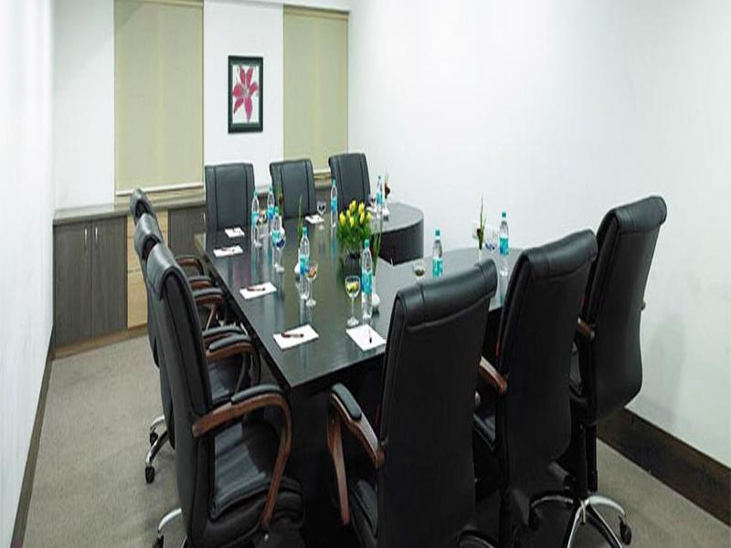 Royal Orchid Golden Suites Pune Extérieur photo
